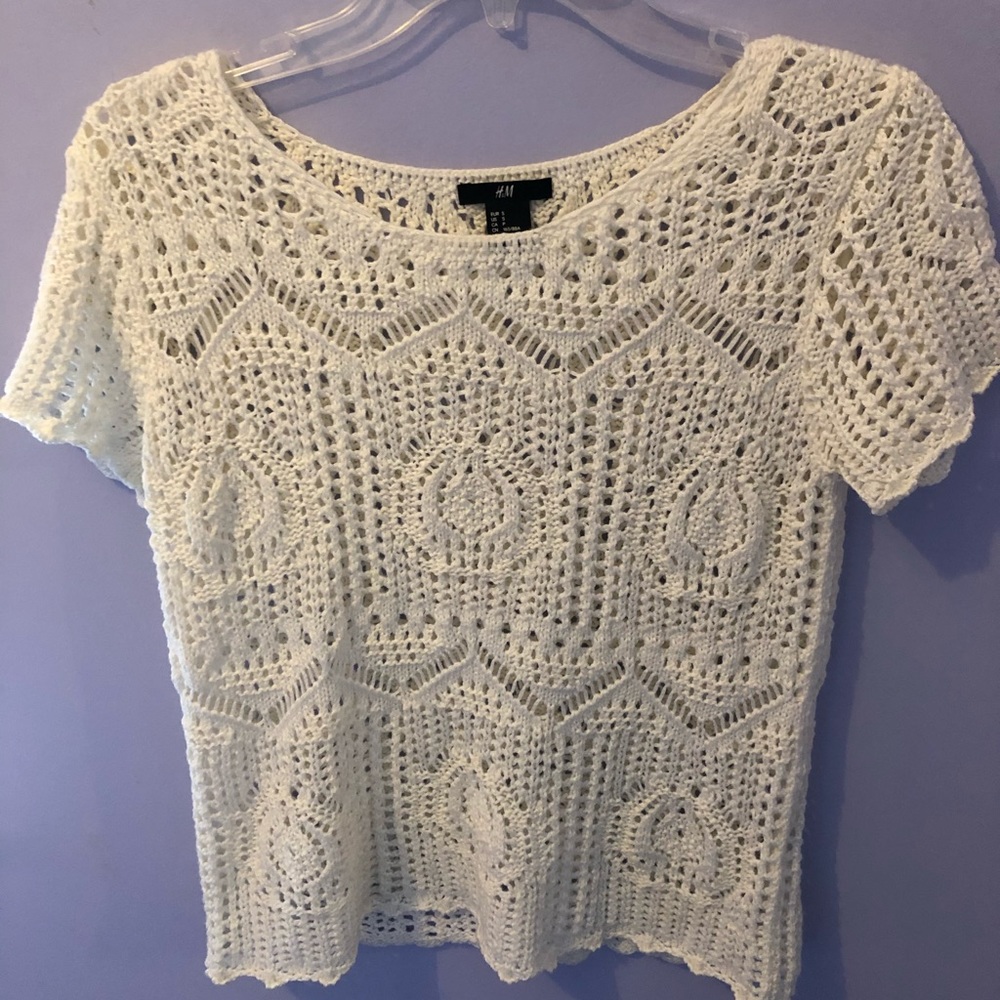 H&M size Small crochet short sleeve cream sweater